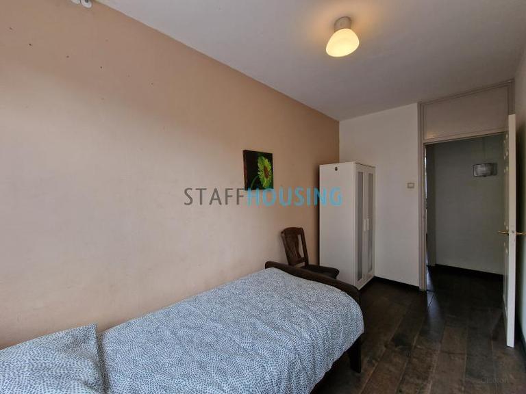 Furnished 4-Room Apartment with Balcony - Image 14