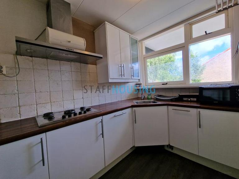 Furnished 4-Room Apartment with Balcony - Image 20