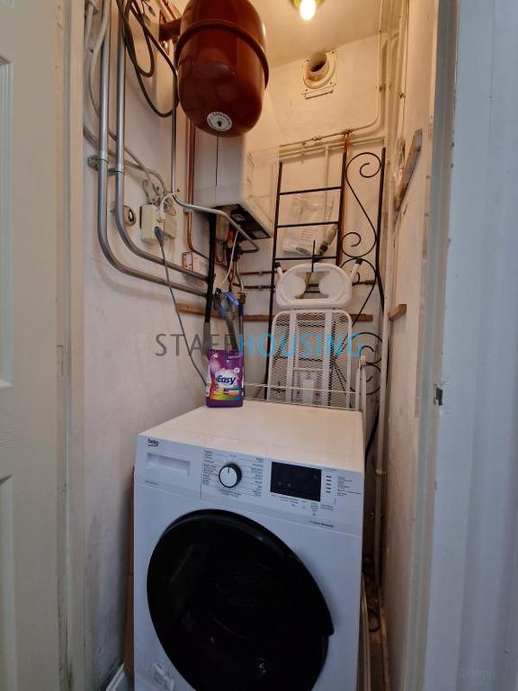 Furnished 4-Room Apartment with Balcony - Image 25
