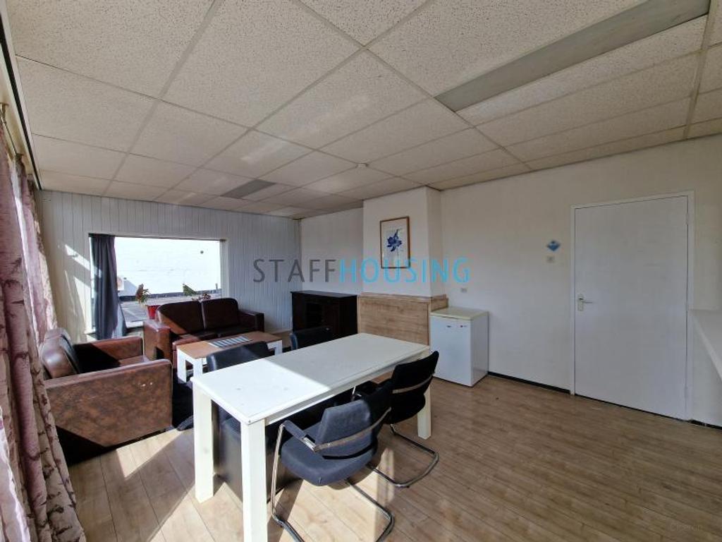 Furnished 4-Room Apartment with Balcony - Image 3