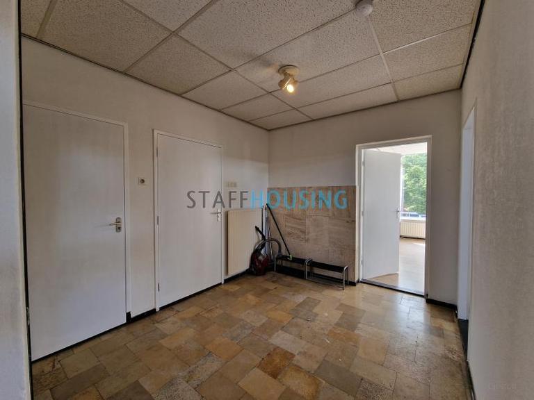 Furnished 4-Room Apartment with Balcony - Image 7