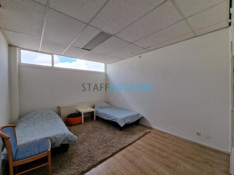 Furnished 4-Room Apartment with Balcony - Image 10