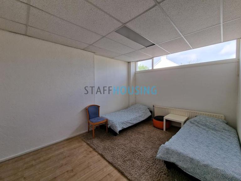 Furnished 4-Room Apartment with Balcony - Image 11