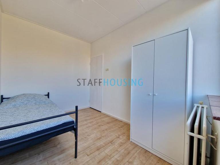 Furnished 4-Room Apartment with Balcony - Image 19
