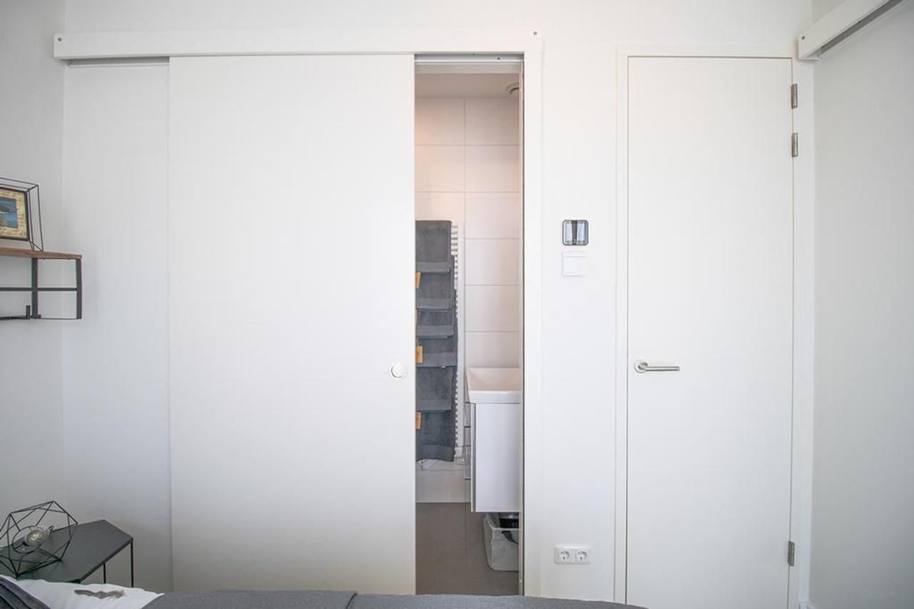 Gemeubileerd 2-kamerappartement met balkon - Afbeelding 18