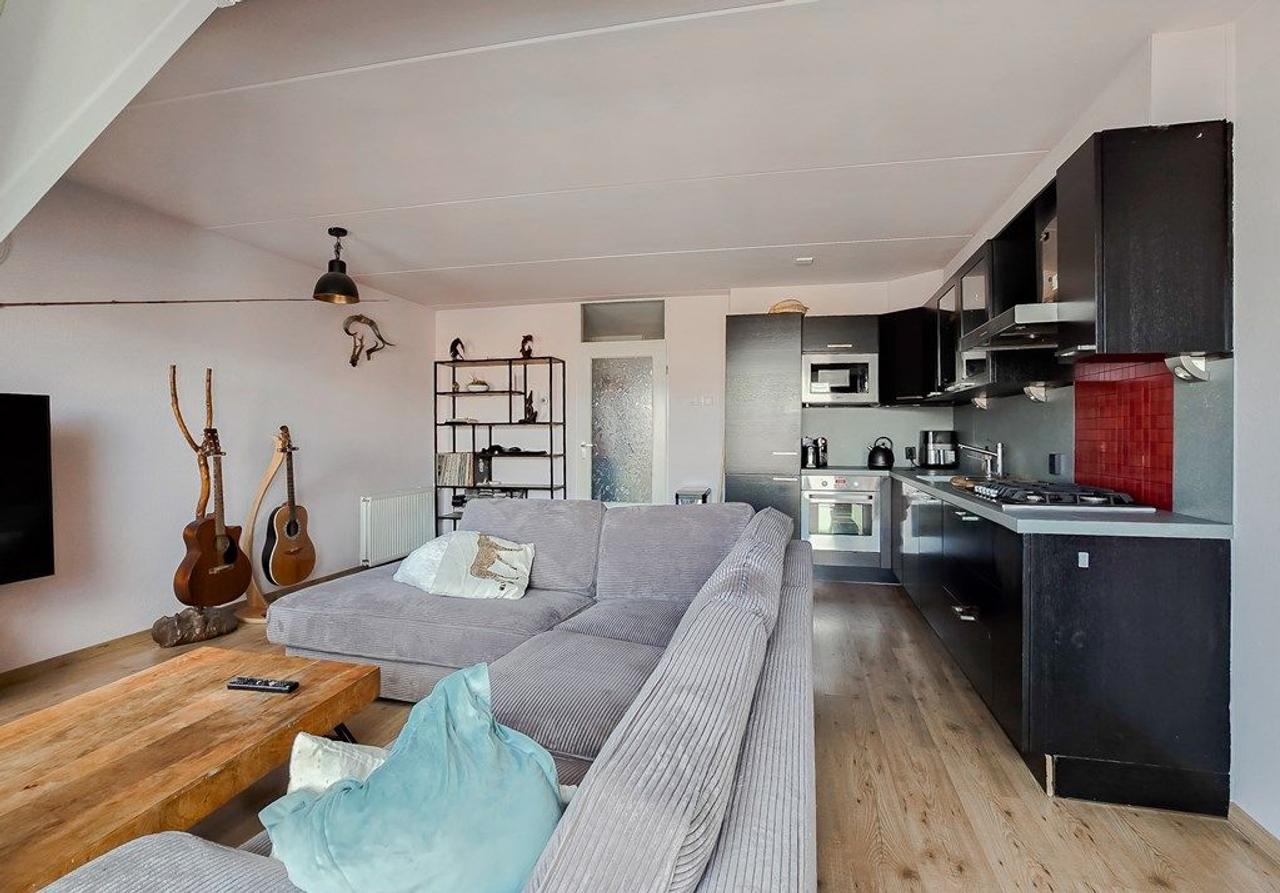 Furnished 3-room apartment with balcony - Image 2