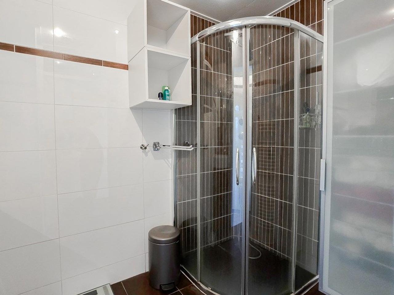 Furnished 3-room apartment with balcony - Image 8