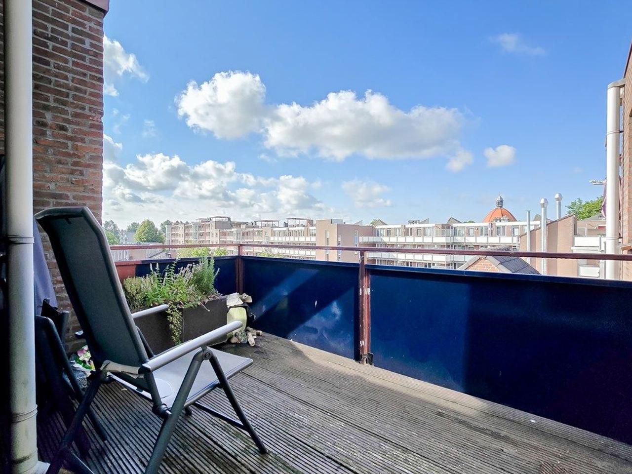 Furnished 3-room apartment with balcony - Image 14