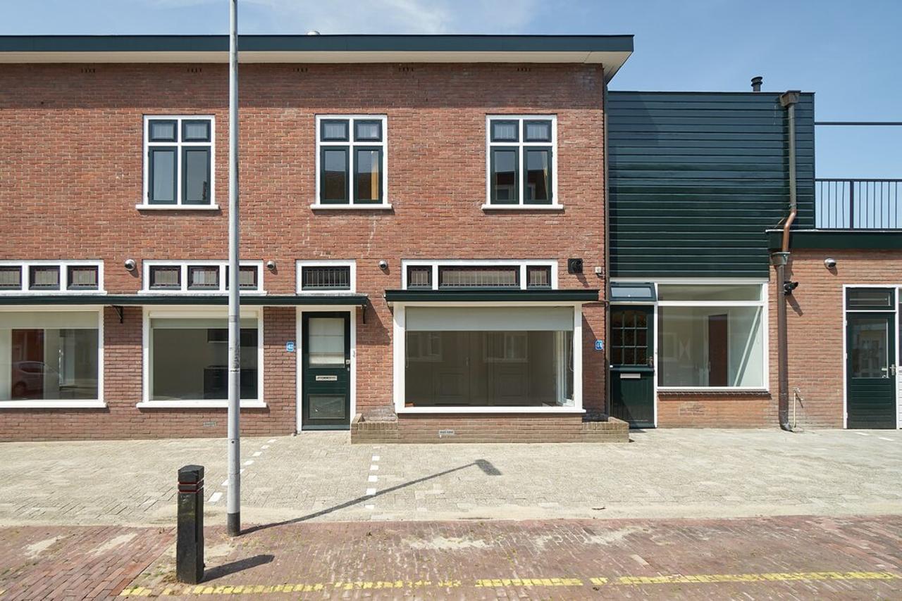35 m² terrace and private parking space - Image 1
