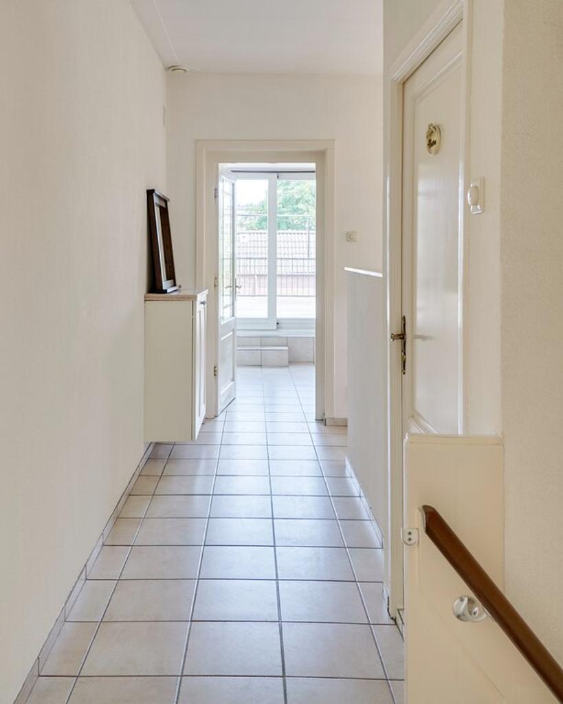 35 m² terrace and private parking space - Image 2