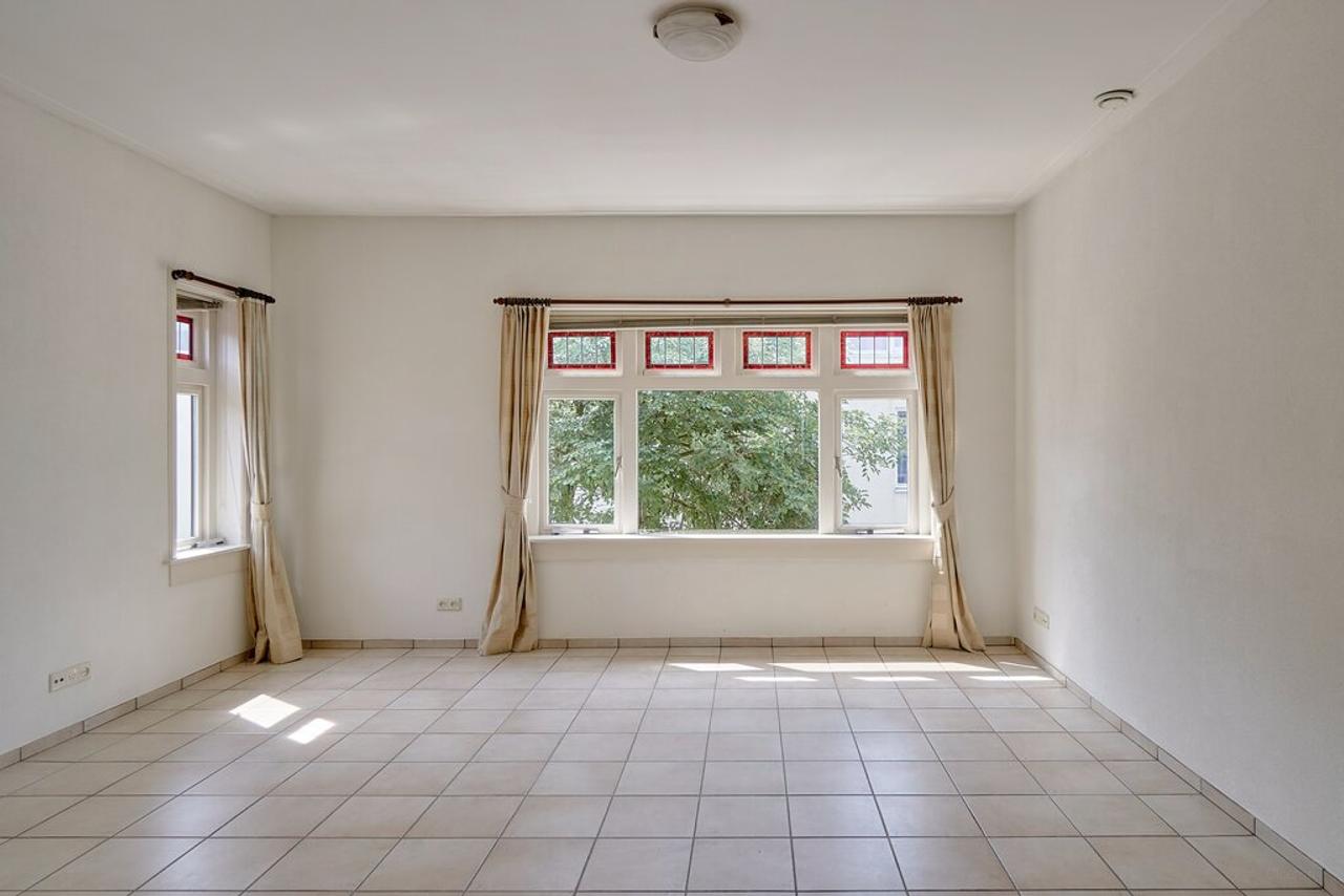 35 m² terrace and private parking space - Image 5