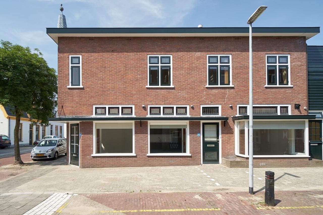 35 m² terrace and private parking space - Image 15