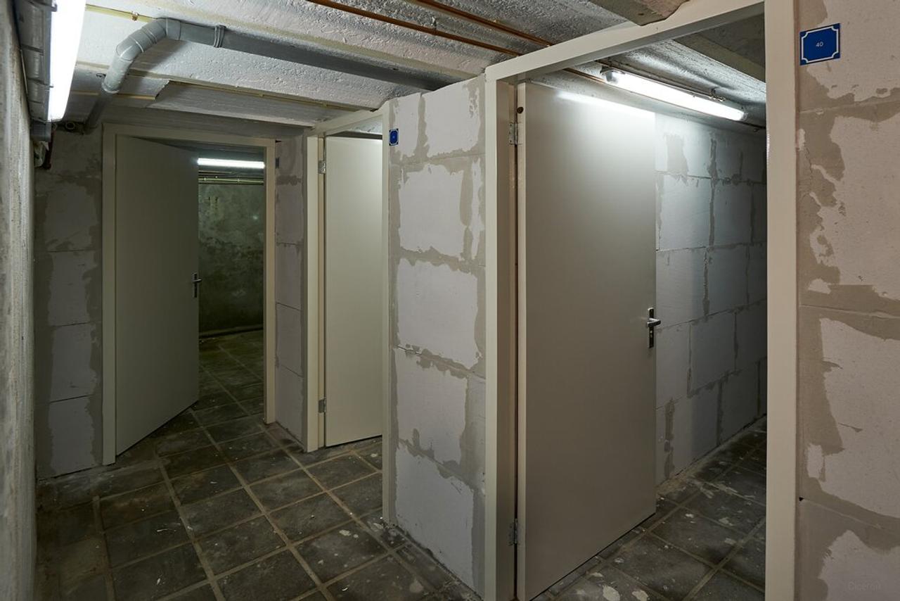 35 m² terrace and private parking space - Image 17