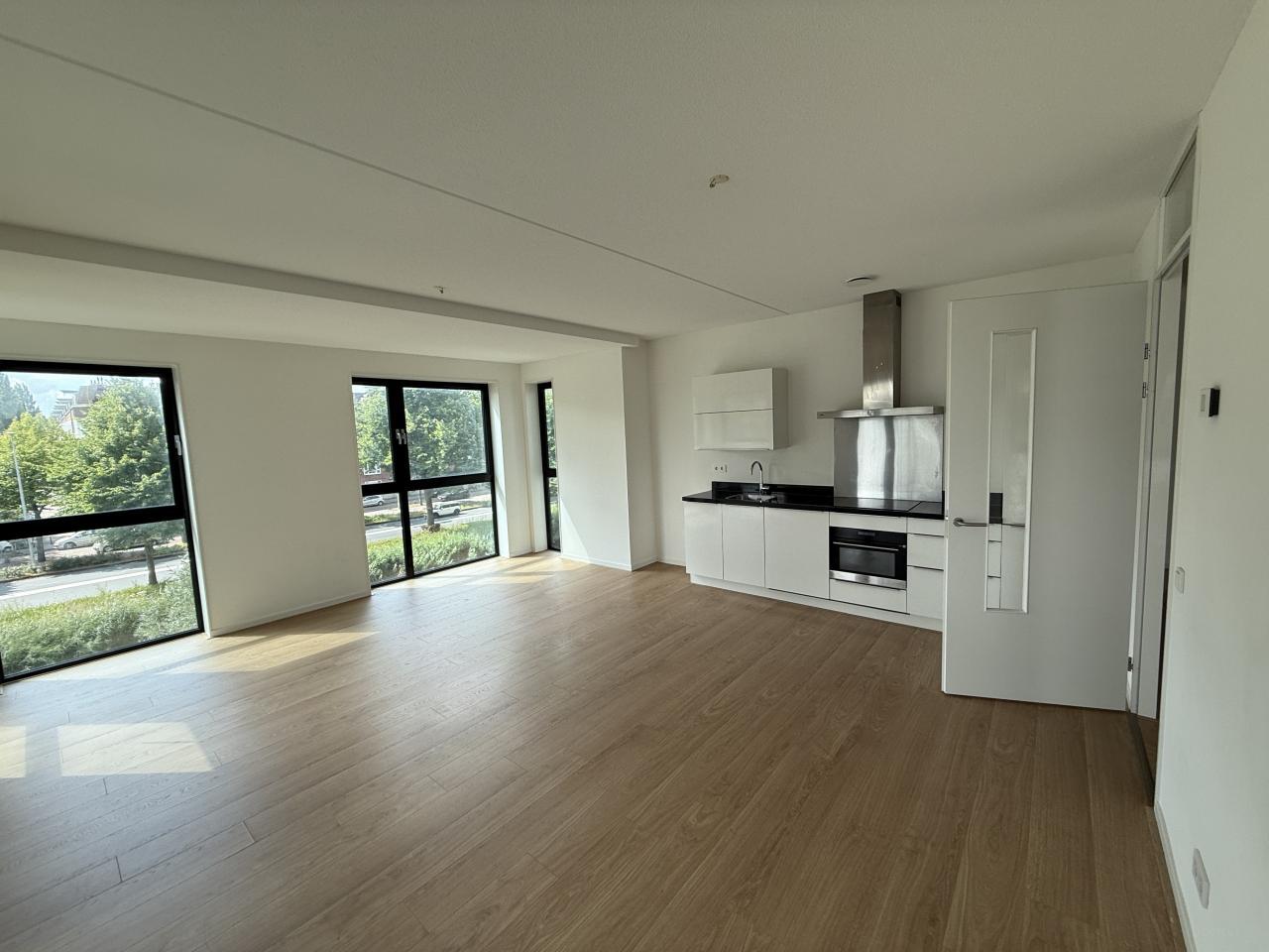 80 m² Three-Room Apartment in Sloterdijk - Image 8