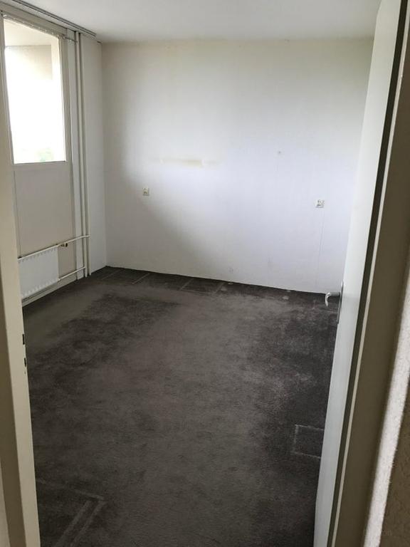 Apartment with Balcony and 2 Bedrooms - Image 8