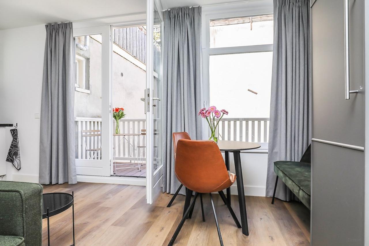 40 m² studio with balcony in Amsterdam - Image 2