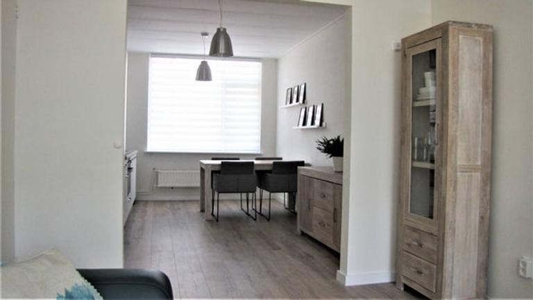 Furnished 1-Bedroom Apartment with Garden - Image 4