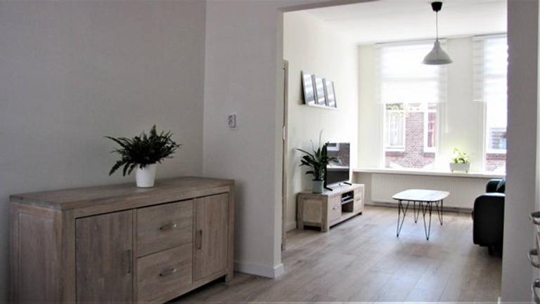 Furnished 1-Bedroom Apartment with Garden - Image 9