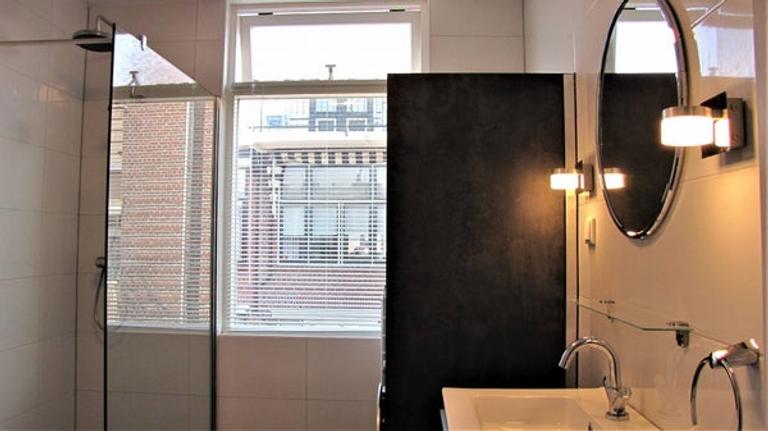 Furnished 1-Bedroom Apartment with Garden - Image 10
