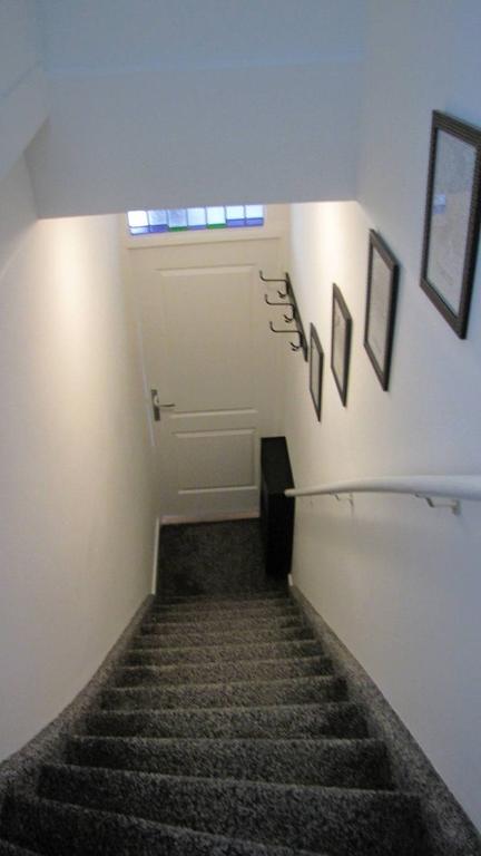 Furnished 1-Bedroom Apartment with Garden - Image 20