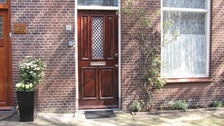 Furnished 1-Bedroom Apartment with Garden - Image 21