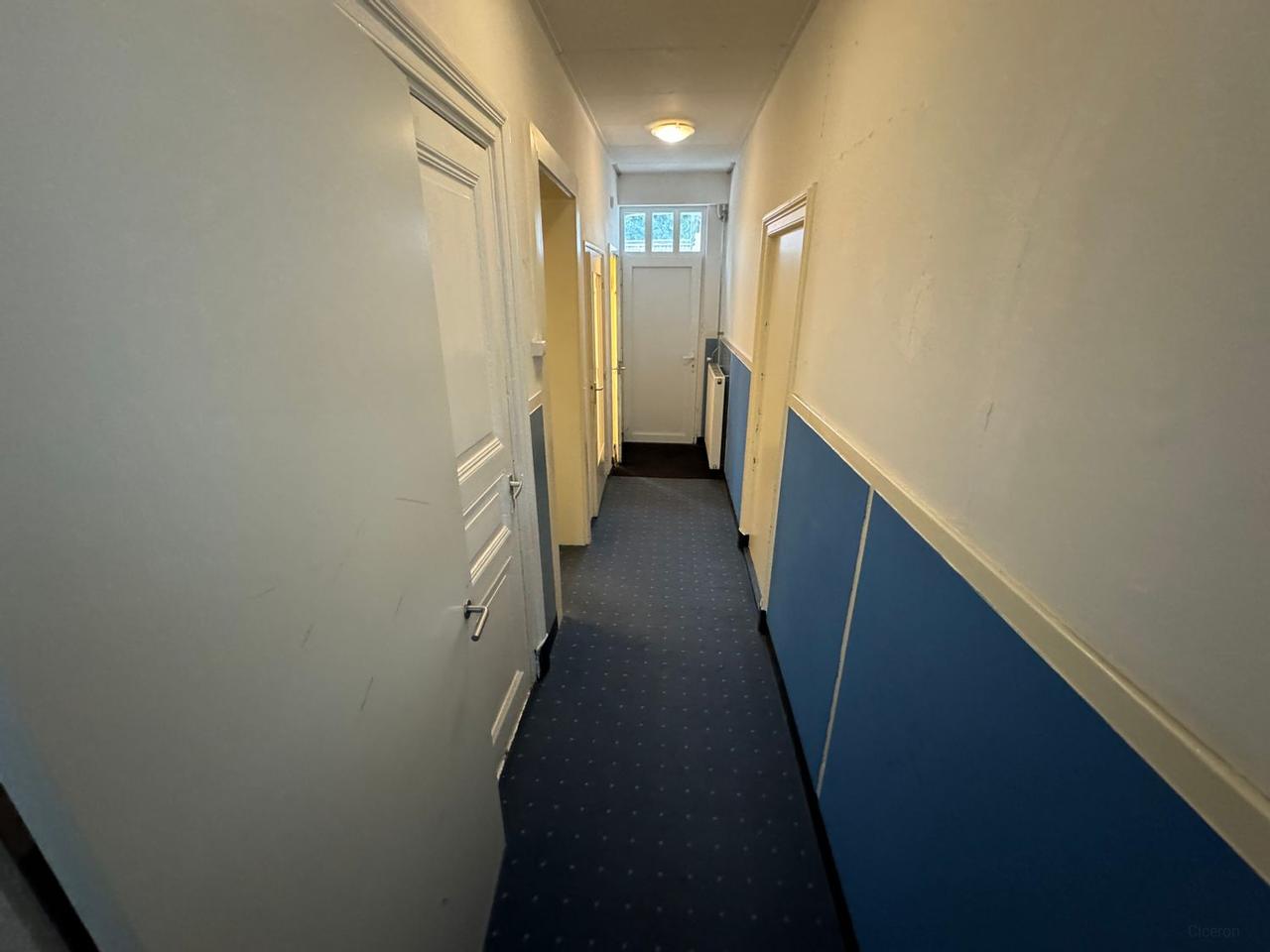 111 m² apartment with 2 bedrooms - Image 9