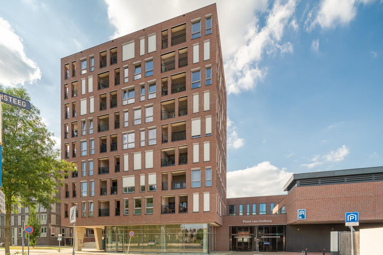 Three-room apartment with balcony in Weert - Image 1