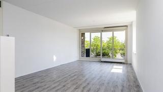 82 m² apartment with balcony in Woerden - Image 3