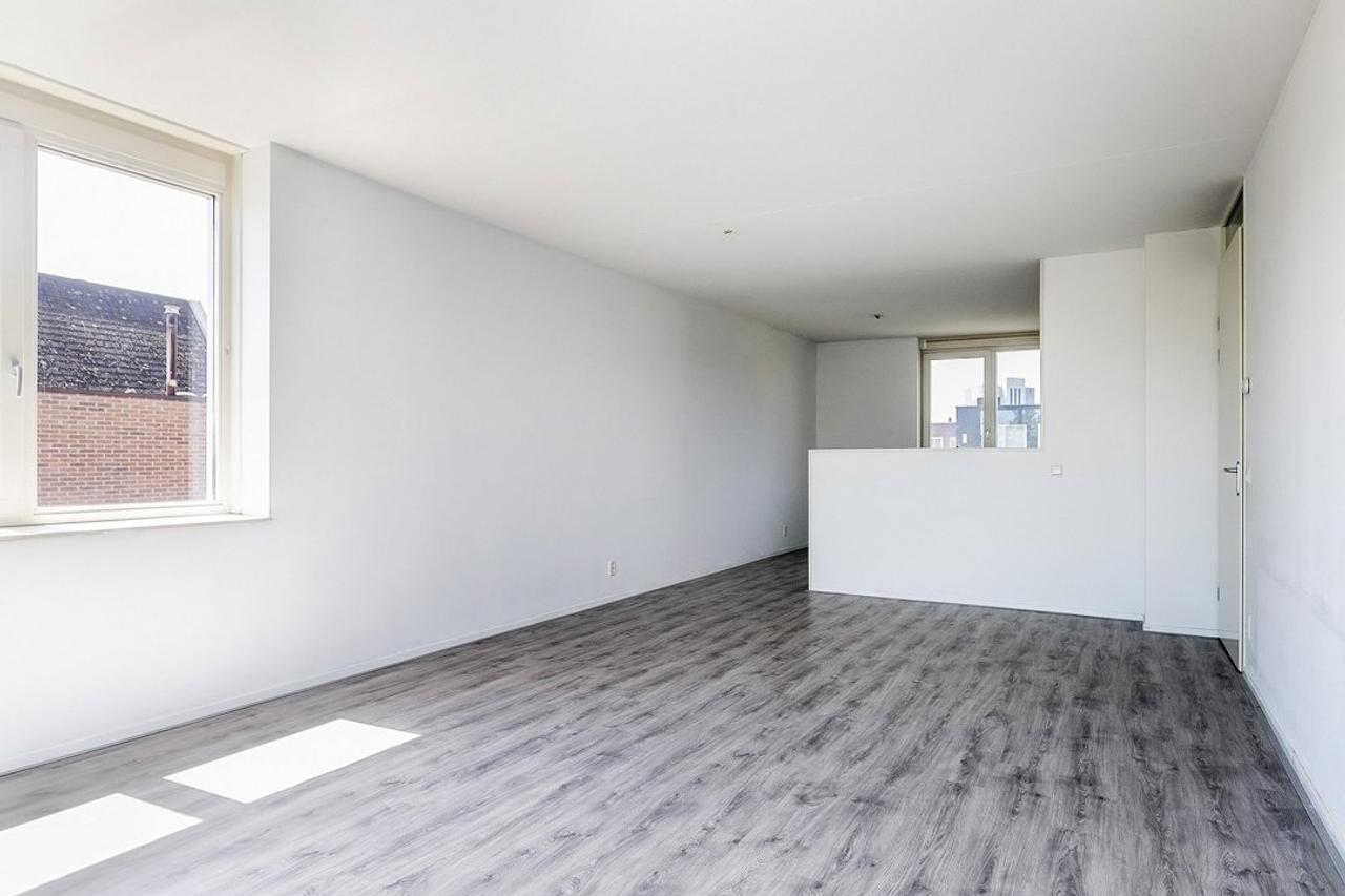 82 m² apartment with balcony in Woerden - Image 5