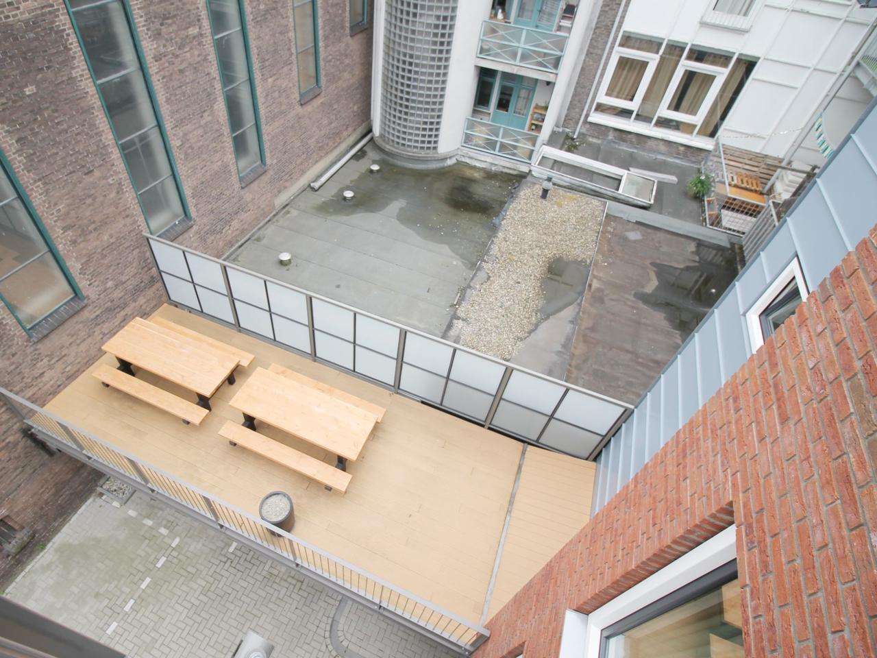 Studio with balcony in the heart of The Hague - Image 4