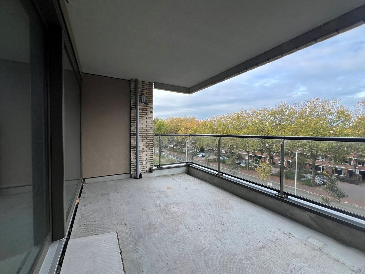 92 m² apartment with views in Leyenburg - Image 11