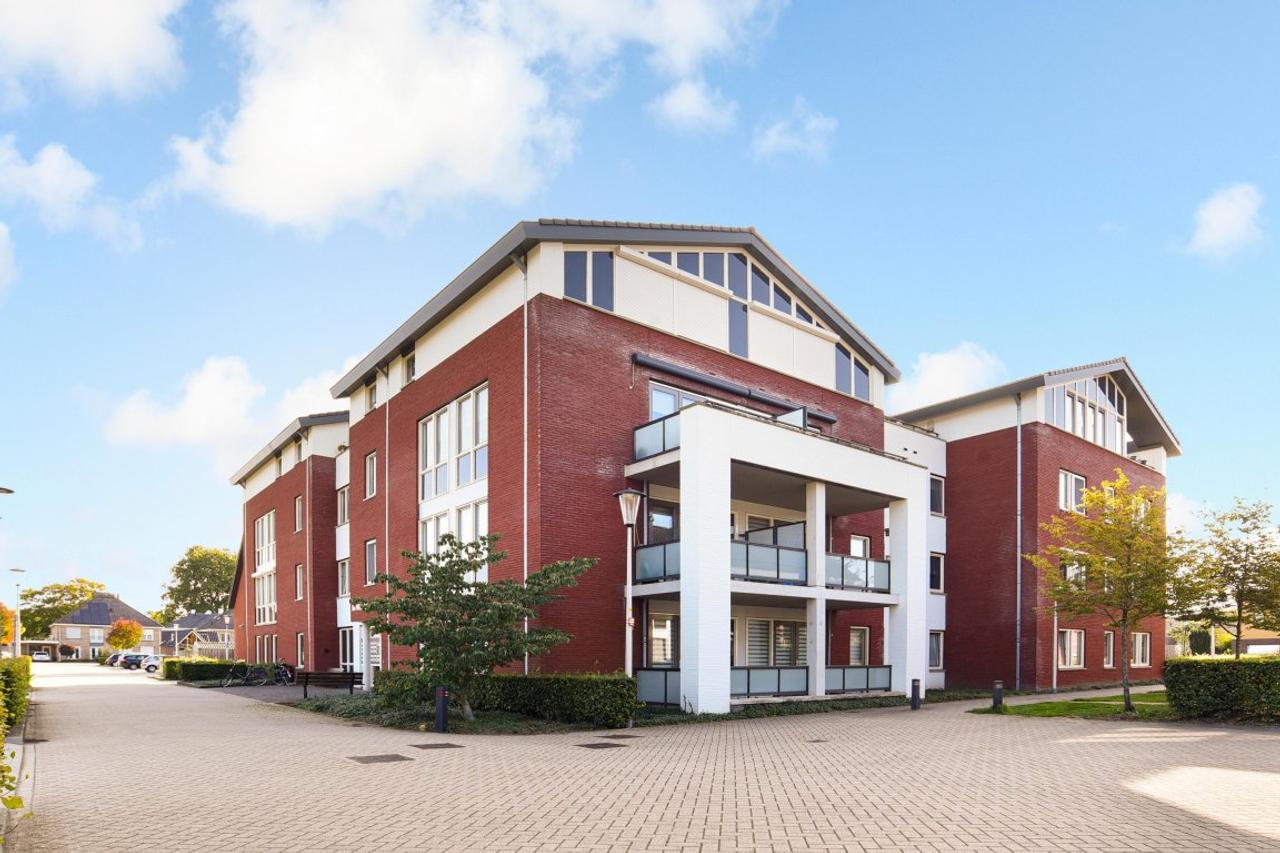 Lift Apartment Near Druten Centre - Image 6