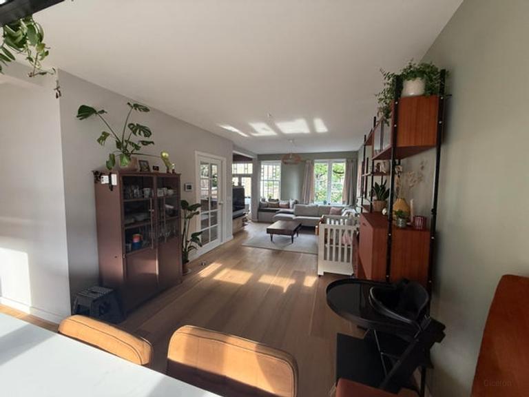 121 m² Duplex with Roof Terrace - Image 2
