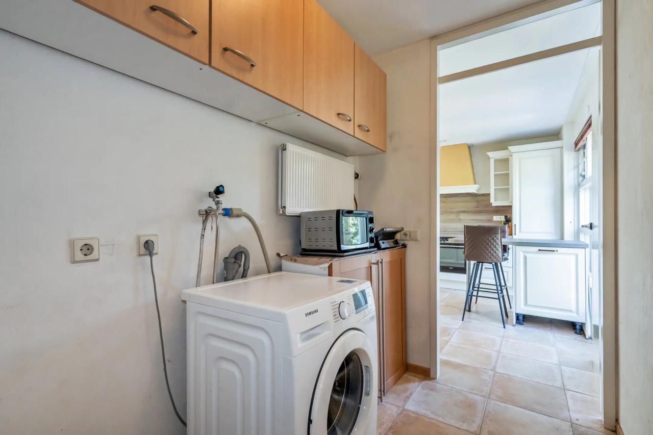 Detached villa with 4 bedrooms and garden - Image 11