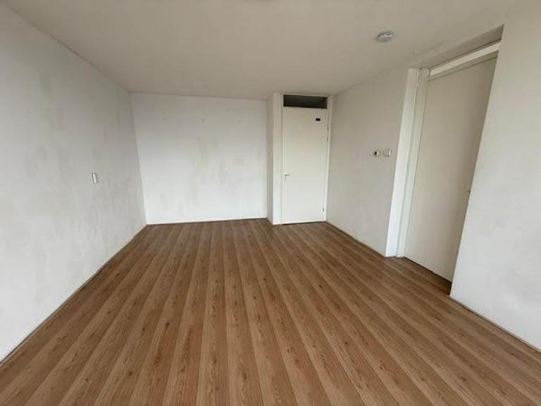 80 m² apartment for three housemates - Image 4