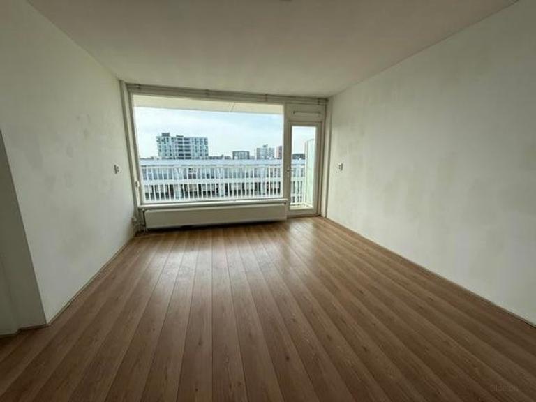80 m² apartment for three housemates - Image 5