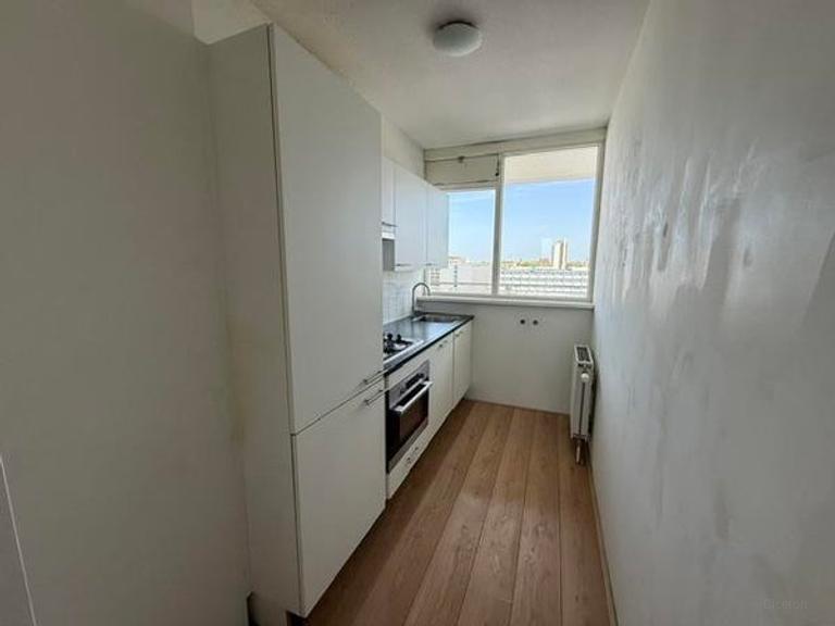 80 m² apartment for three housemates - Image 8