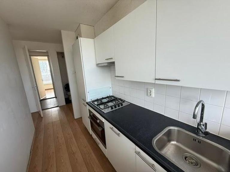 80 m² apartment for three housemates - Image 9