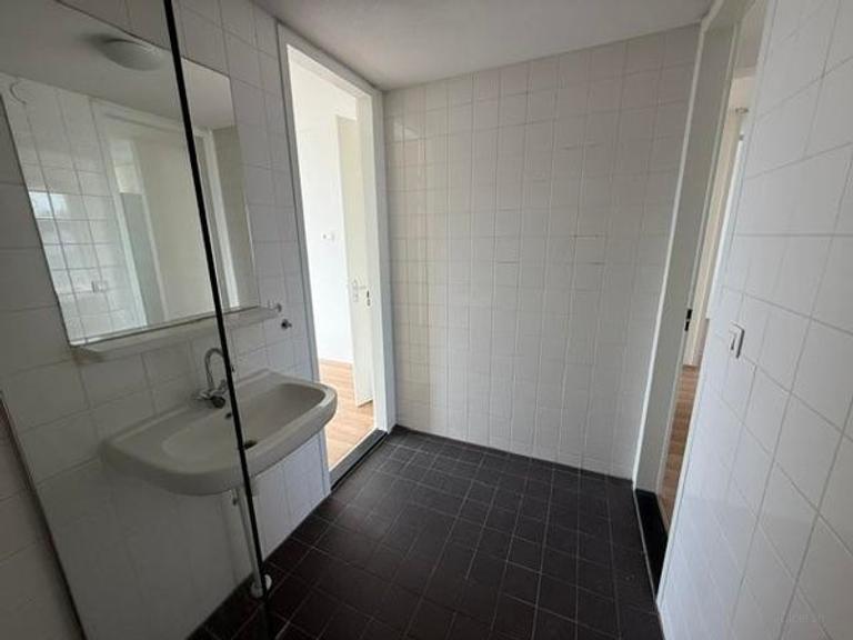 80 m² apartment for three housemates - Image 12