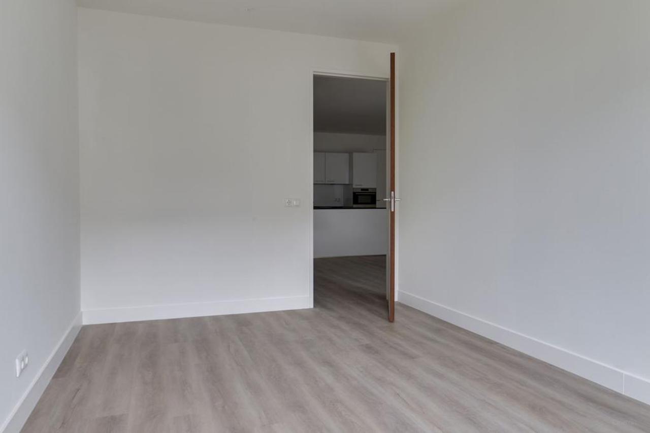 87 m² apartment with balcony in Sloterdijk - Image 6