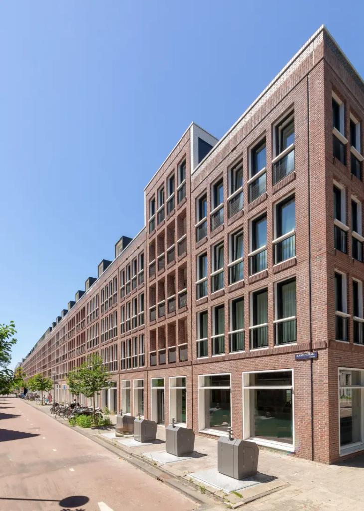 70 m² apartment with balcony in Czaar Peterbuurt - Image 2