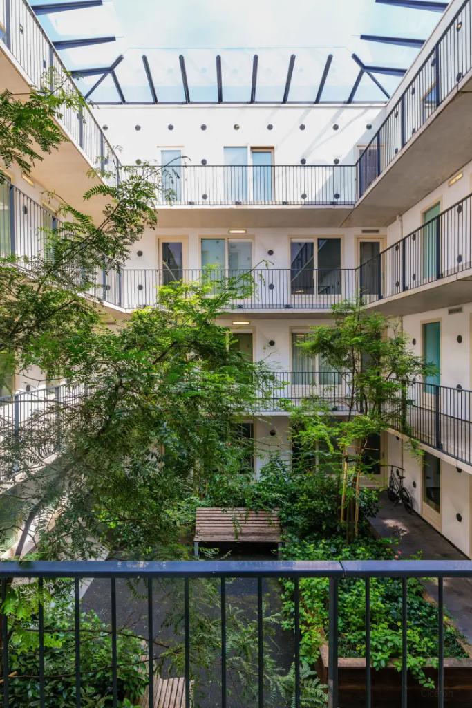 70 m² apartment with balcony in Czaar Peterbuurt - Image 3