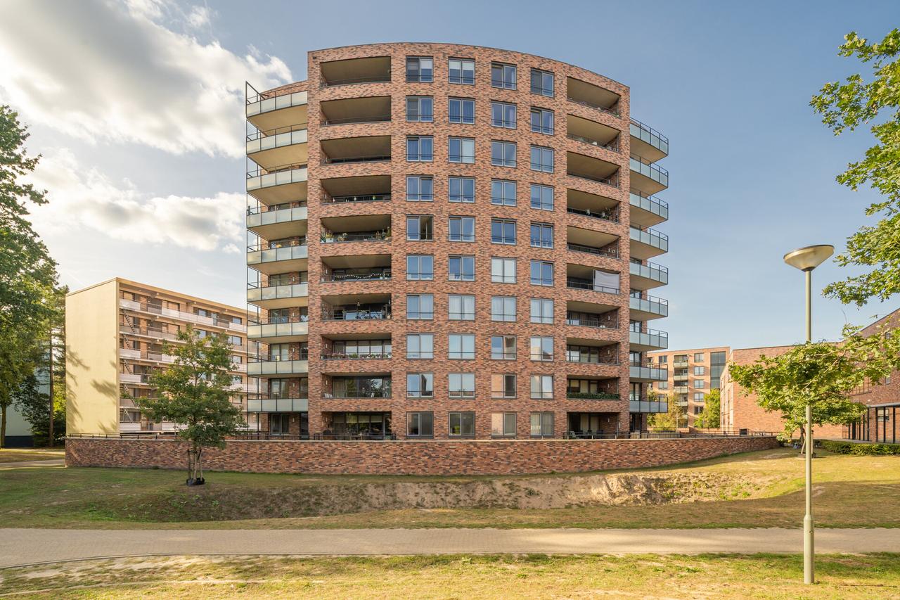 Appartement met balkon op 9e verdieping - Afbeelding 1