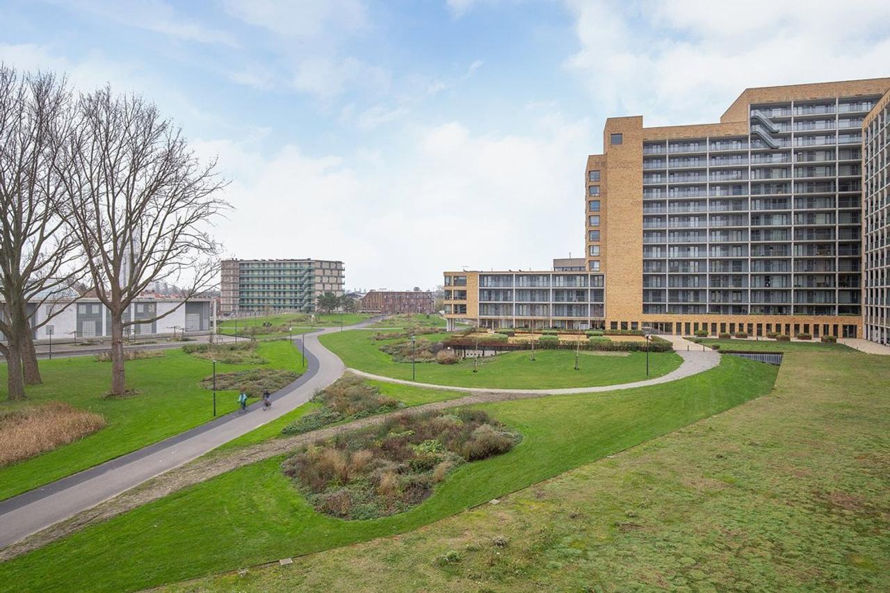100 m² apartment with balcony in Leiden - Image 17