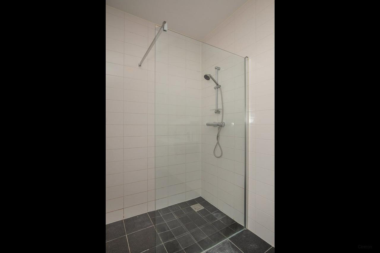 100 m² apartment with balcony in Leiden - Image 20