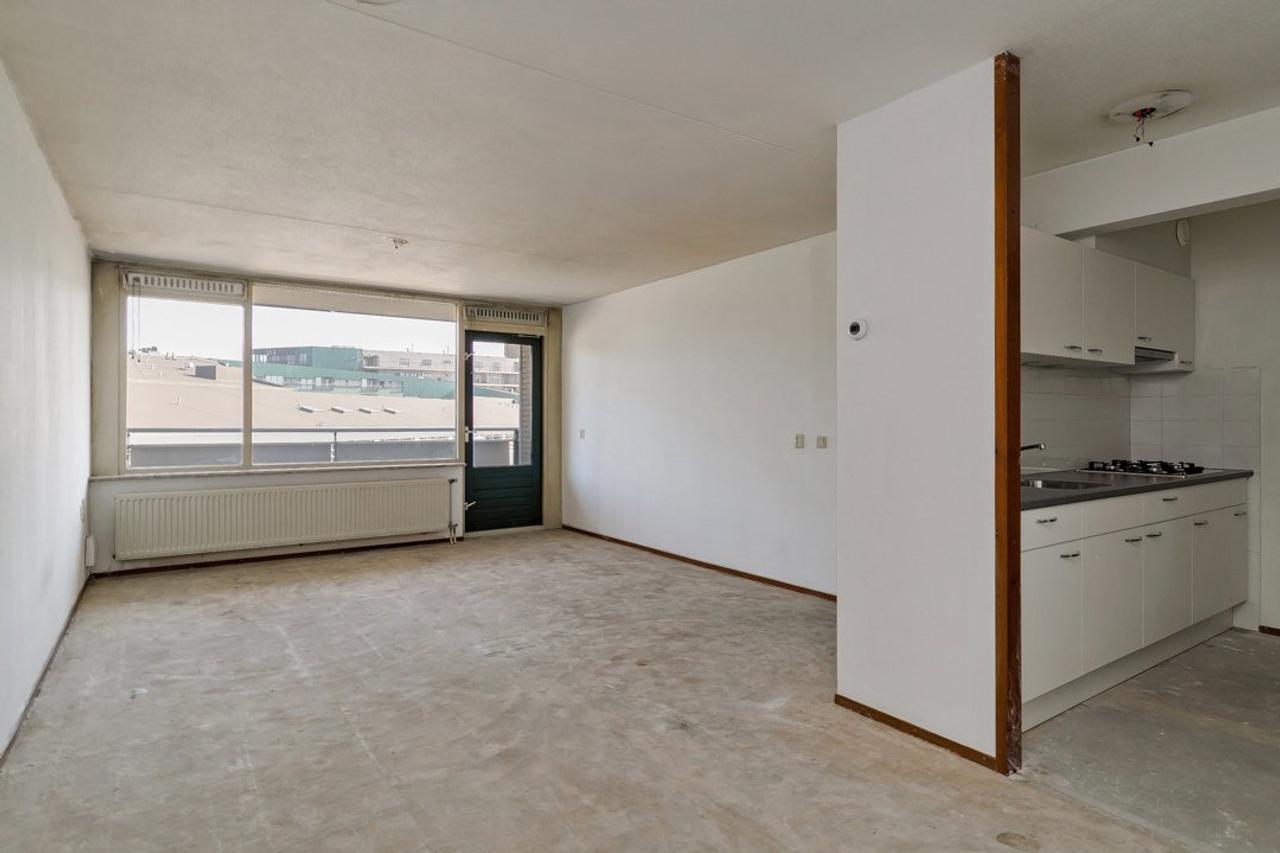 Energy-efficient 2-bedroom apartment with balcony - Image 1