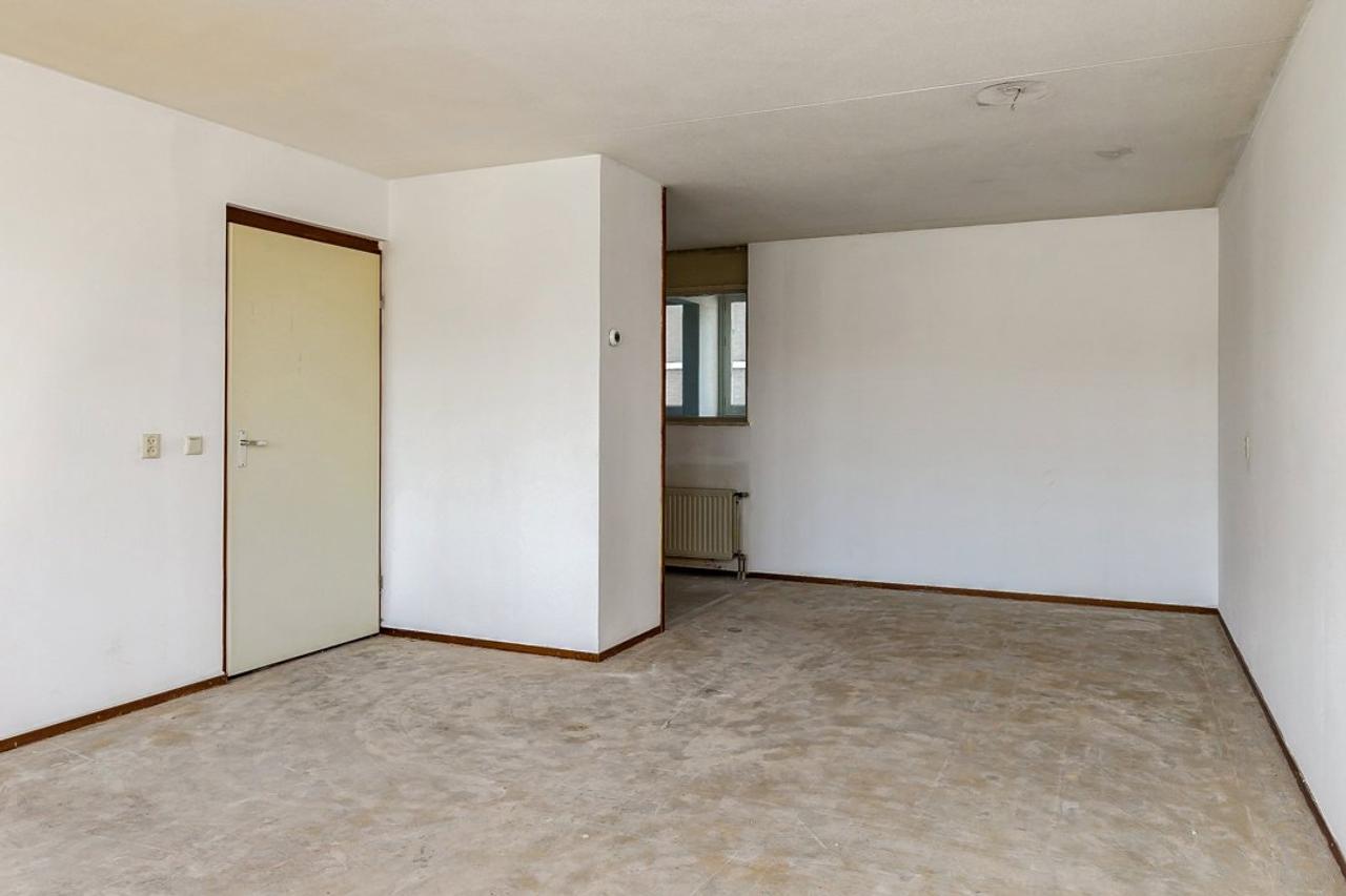 Energy-efficient 2-bedroom apartment with balcony - Image 2