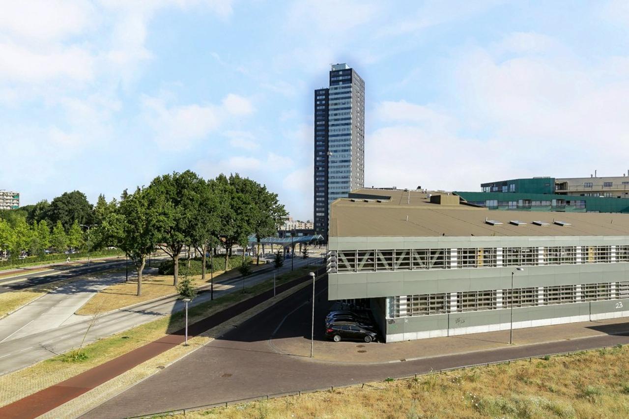 Energy-efficient 2-bedroom apartment with balcony - Image 9
