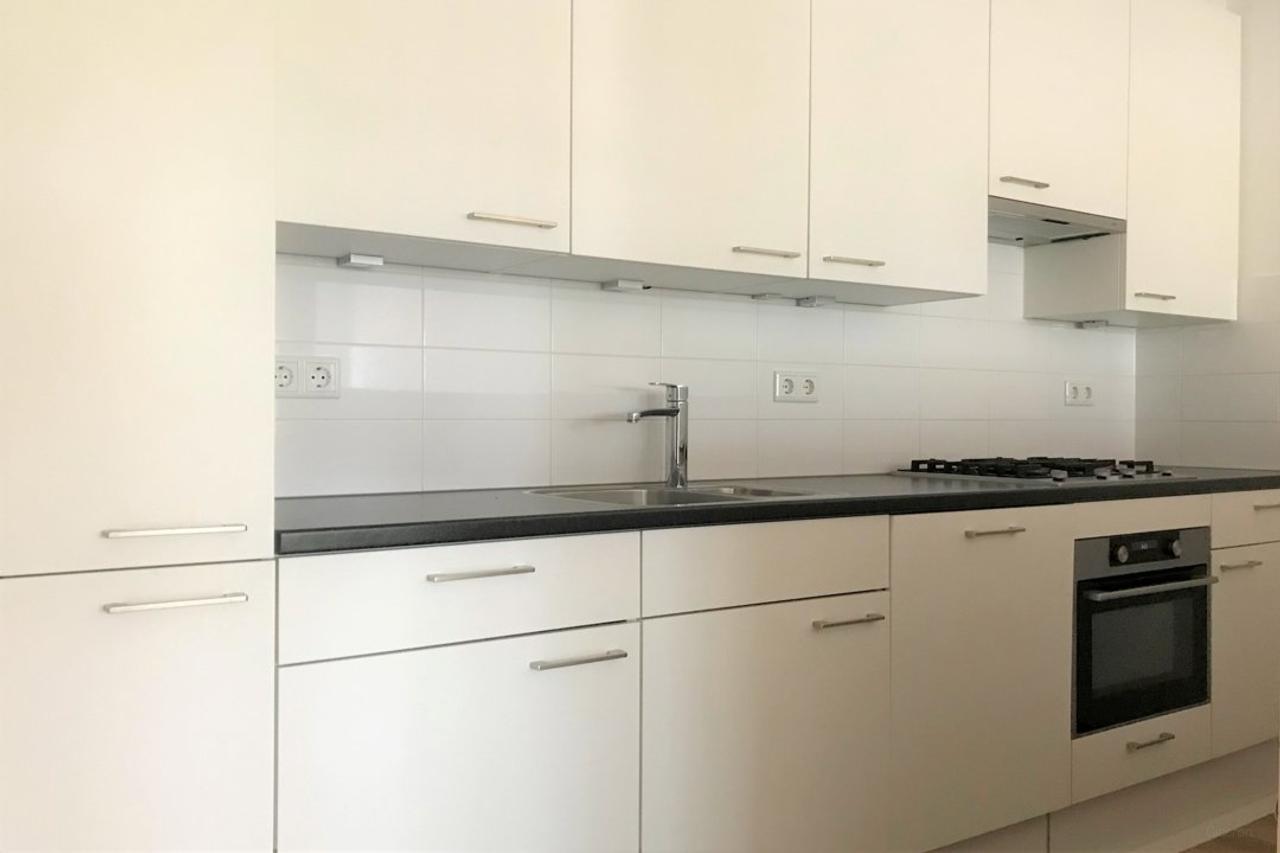 100 m² apartment with balcony in Groningen - Image 10