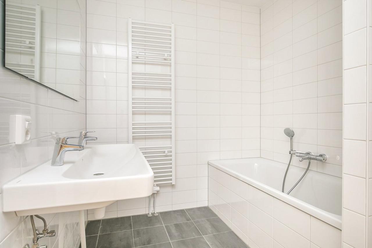 100 m² apartment with balcony in Groningen - Image 12